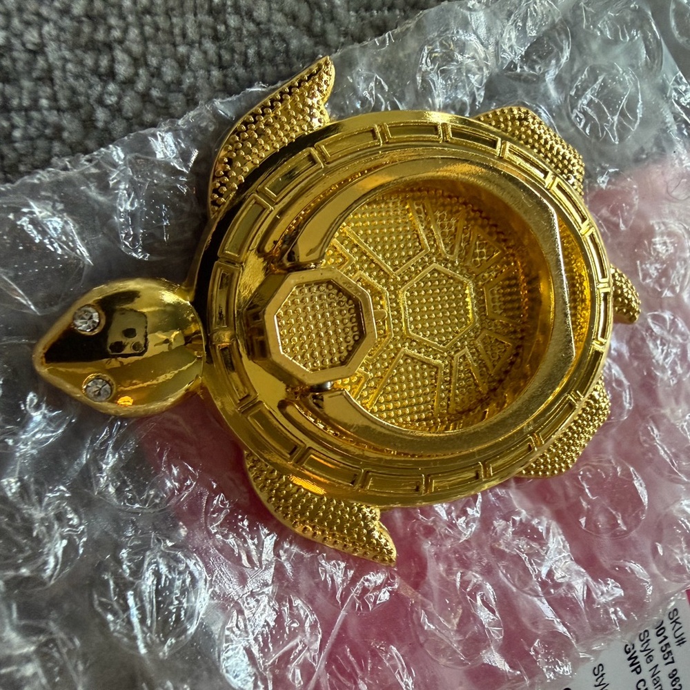 GWP Lilly Pulitzer Gold Metallic Turtle Critter Phone Ring Holder